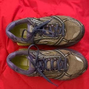 Brooks Ghosts 6 Women's Size 8